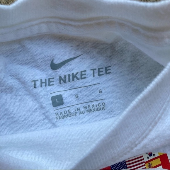 Nike Gold Swoosh 2020 Olympic World Cup Tee Shirt Size L - Picture 3 of 4